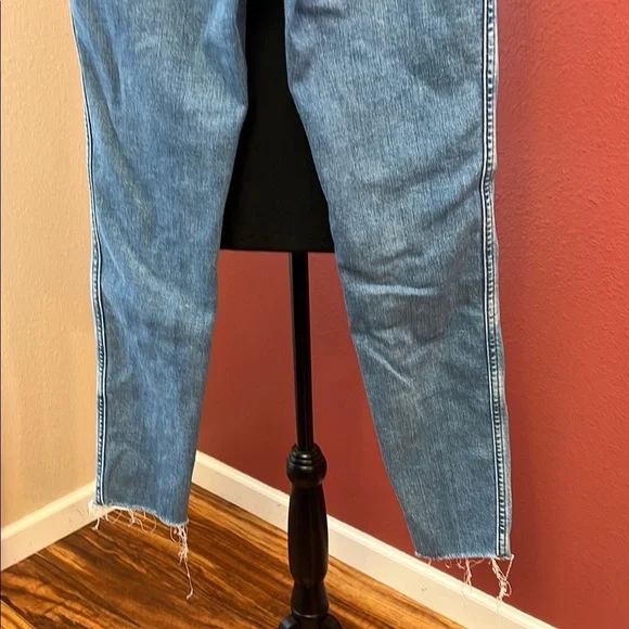 Madewell 10 inch High Rise Raw Hem Jeans - Picture 7 of 10